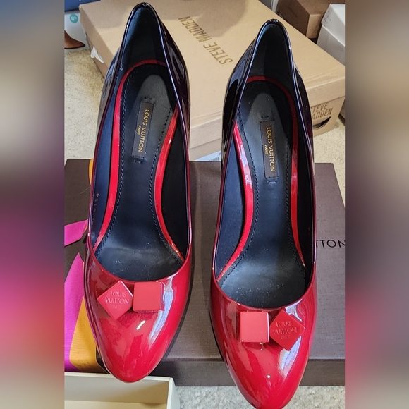 Twice worn original Louis Vuitton ombre Heels. - Picture 2 of 6